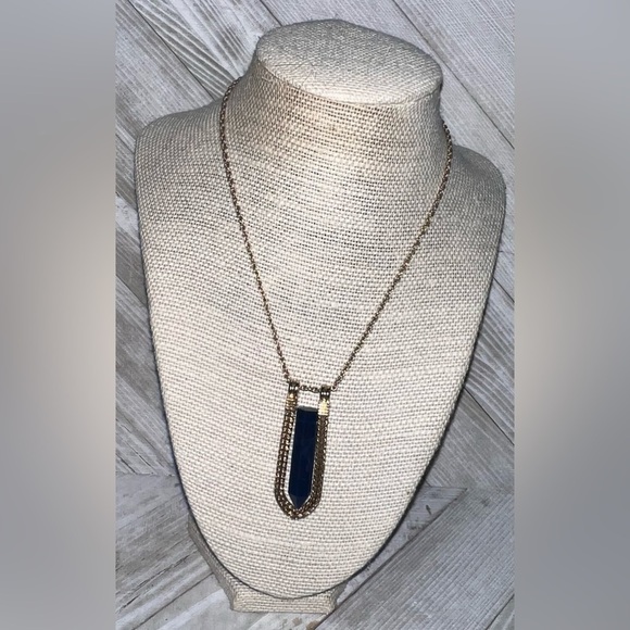 Jewelry - Navy and gold pendant necklace